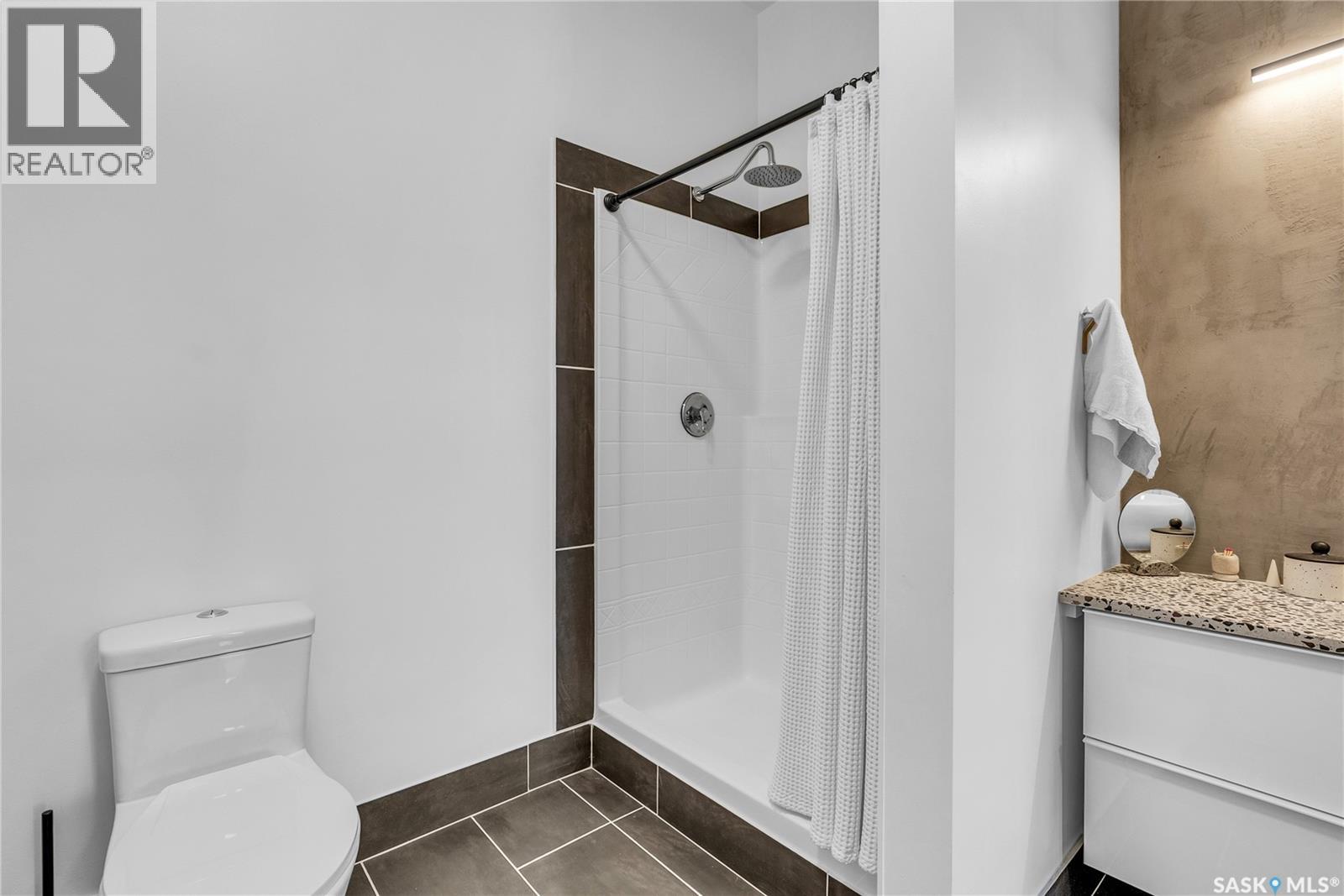 #105 211 D AVENUE N - 26