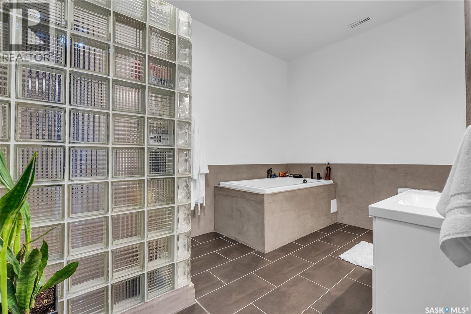 #105 211 D AVENUE N - 29