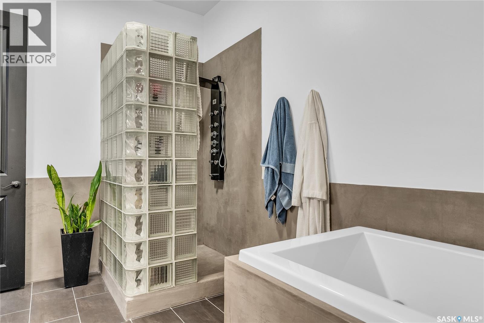 #105 211 D AVENUE N - 30