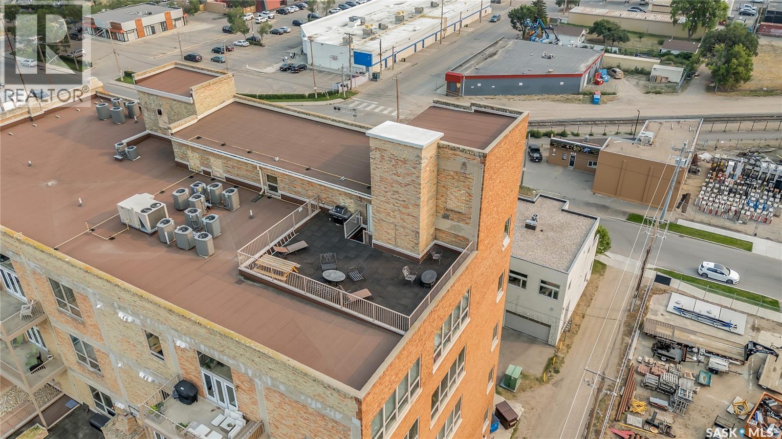 #105 211 D AVENUE N - 37