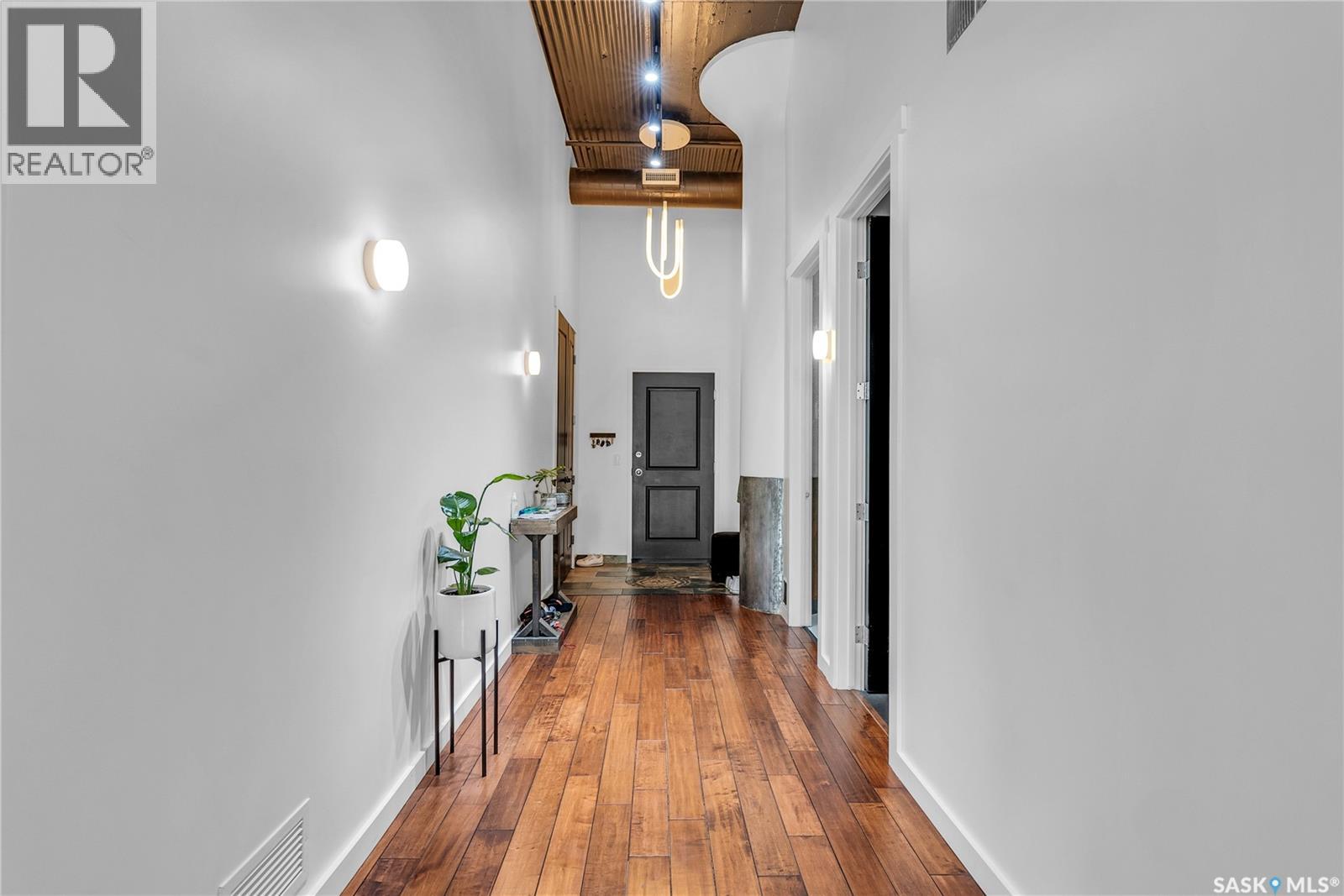 #105 211 D AVENUE N - 8