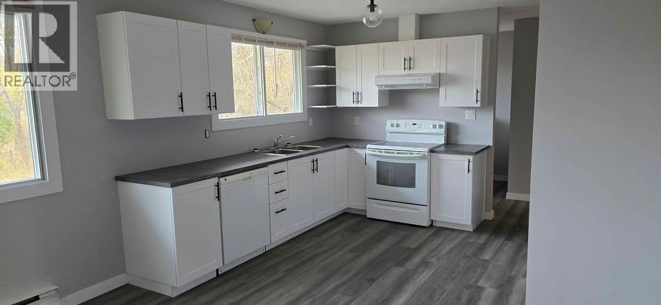 2611 LAKESHORE ROAD - 11