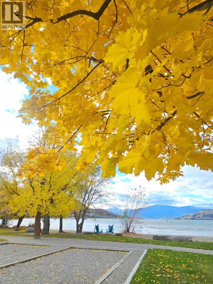 2611 LAKESHORE ROAD - 21