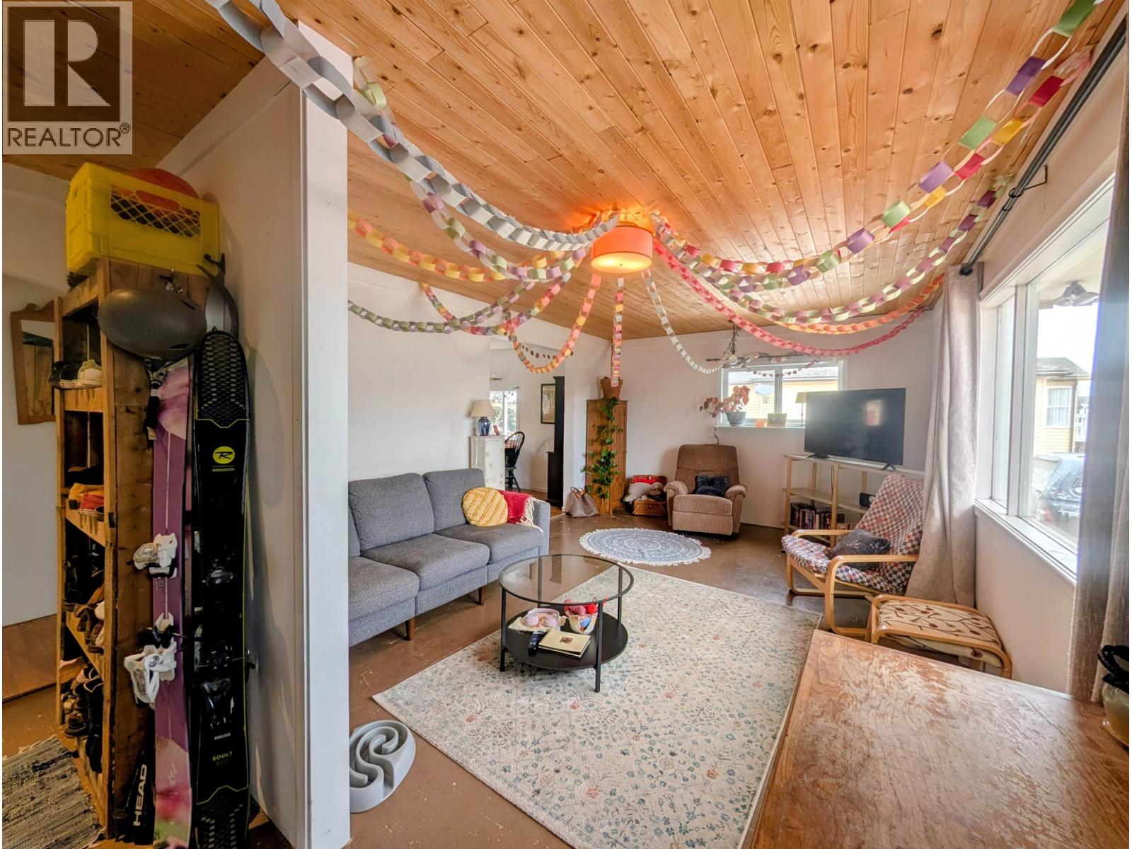 3679 BROADWAY AVENUE - 3