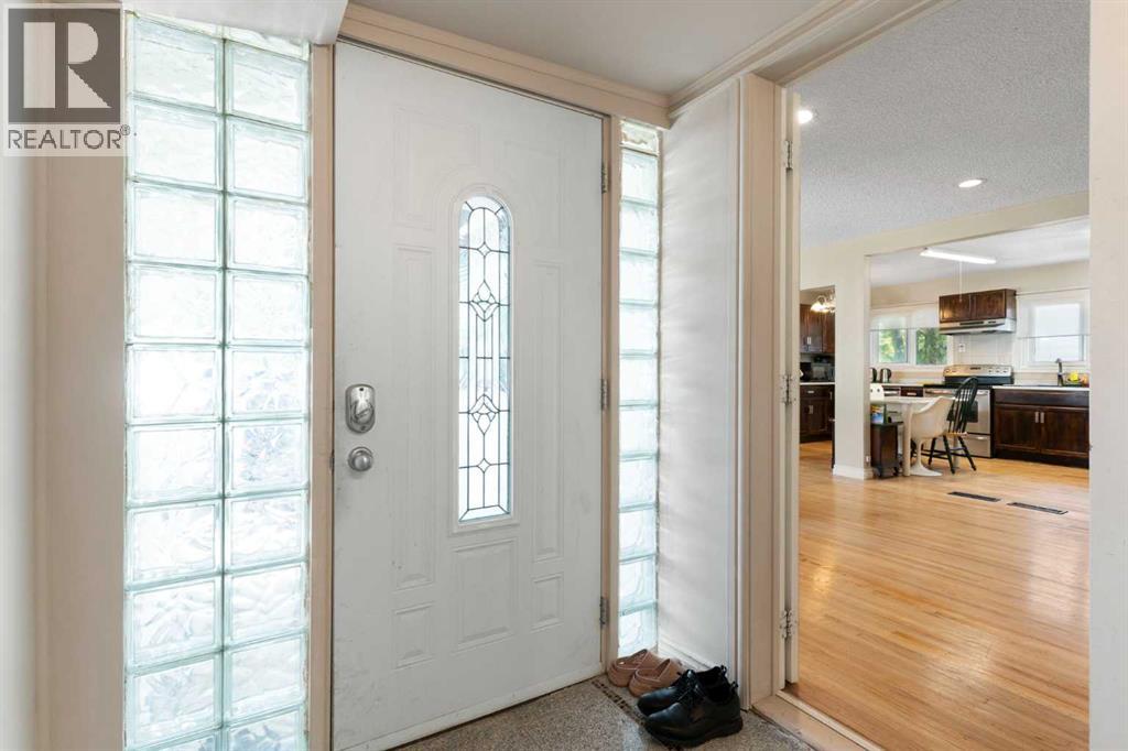 Single Family House Bungalow for Sale in  Hillgrove Drive SW Haysboro Calgary 