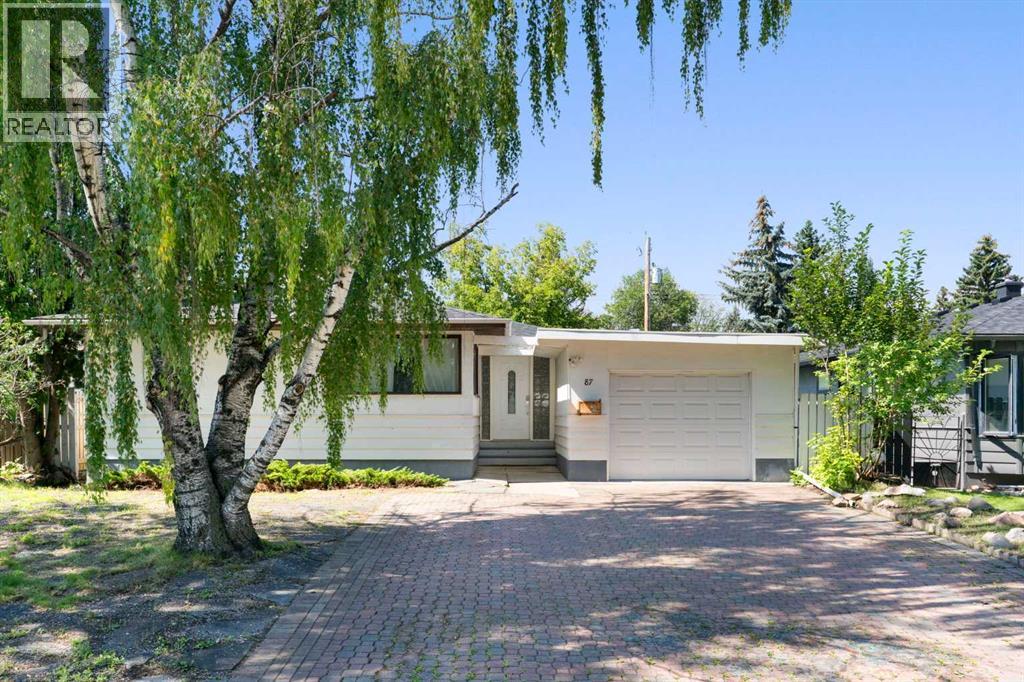 Single Family House Bungalow for Sale in  Hillgrove Drive SW Haysboro Calgary 