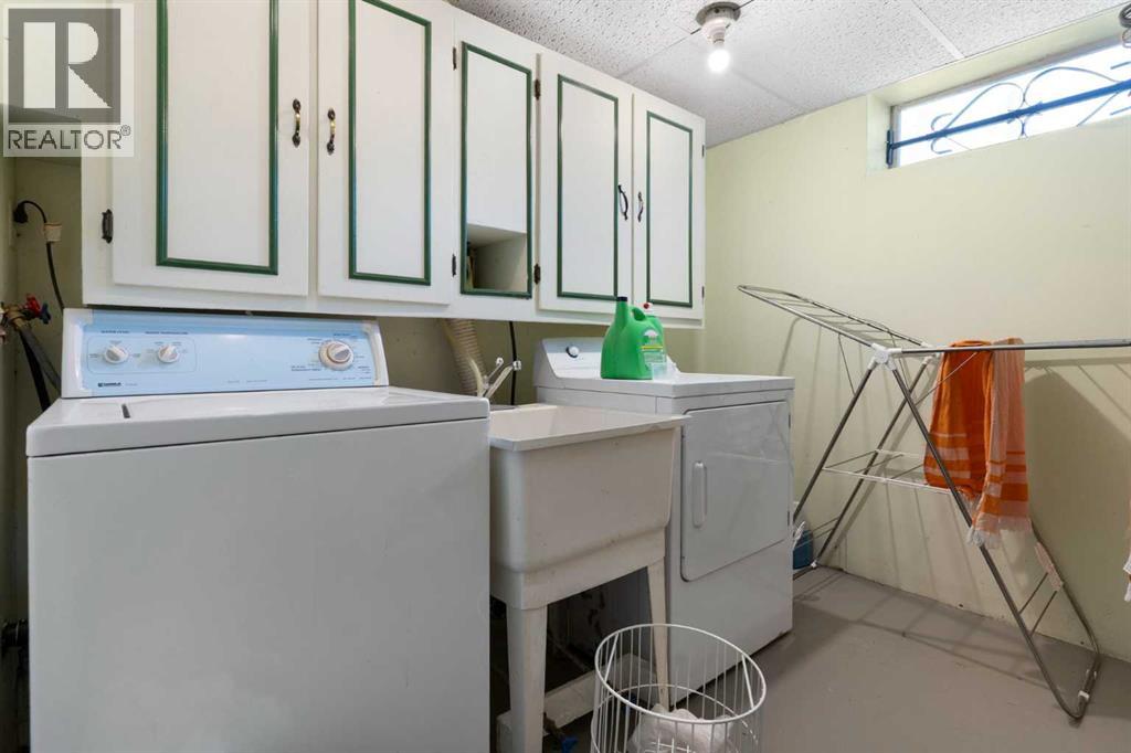 Single Family House Bungalow for Sale in  Hillgrove Drive SW Haysboro Calgary 