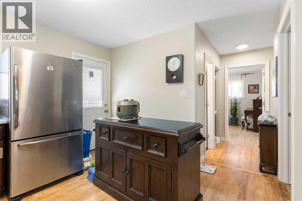 Single Family House Bungalow for Sale in  Hillgrove Drive SW Haysboro Calgary 