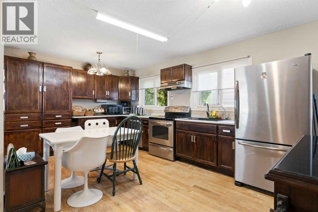 Single Family House Bungalow for Sale in  Hillgrove Drive SW Haysboro Calgary 