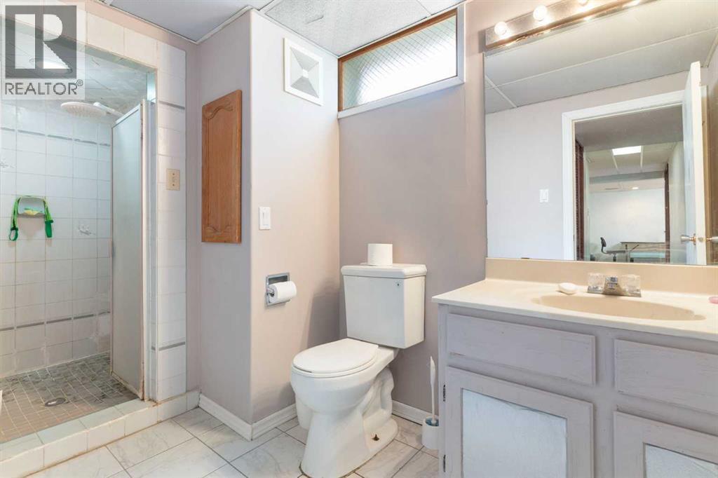 Single Family House Bungalow for Sale in  Hillgrove Drive SW Haysboro Calgary 