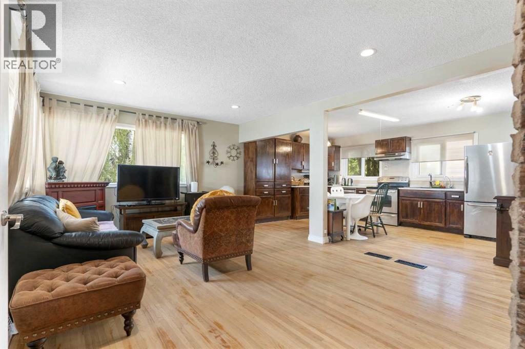 Single Family House Bungalow for Sale in  Hillgrove Drive SW Haysboro Calgary 