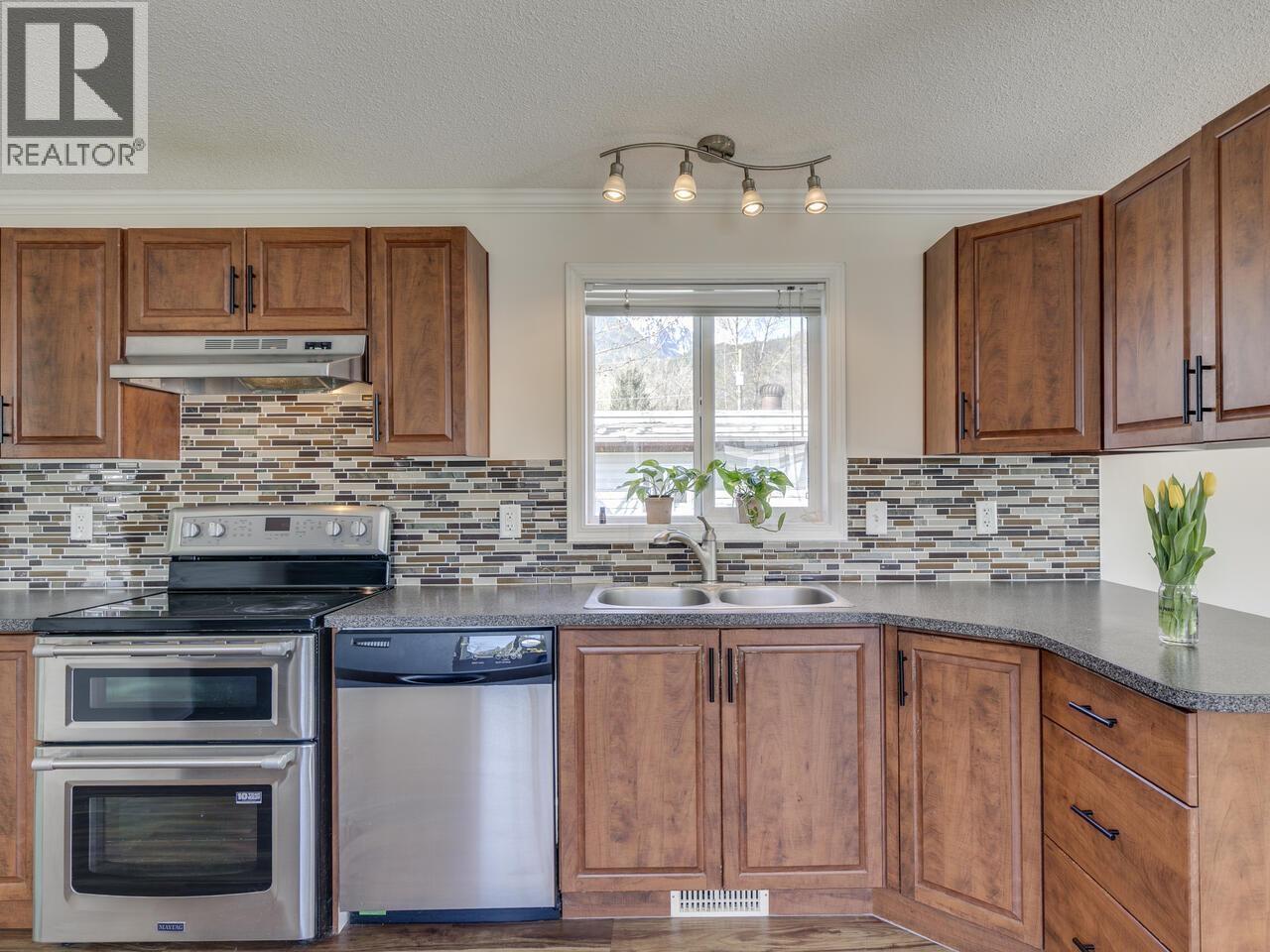 70 40157 GOVERNMENT ROAD, Squamish