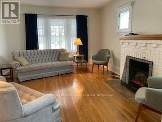 376 LAMBTON STREET - 5
