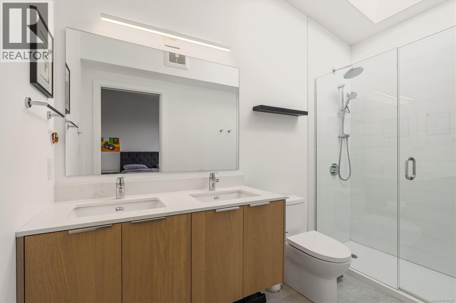 #105 1720 FAIRFIELD RD - 16