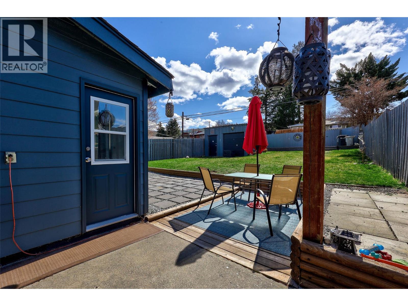 957 PINE STREET - 13