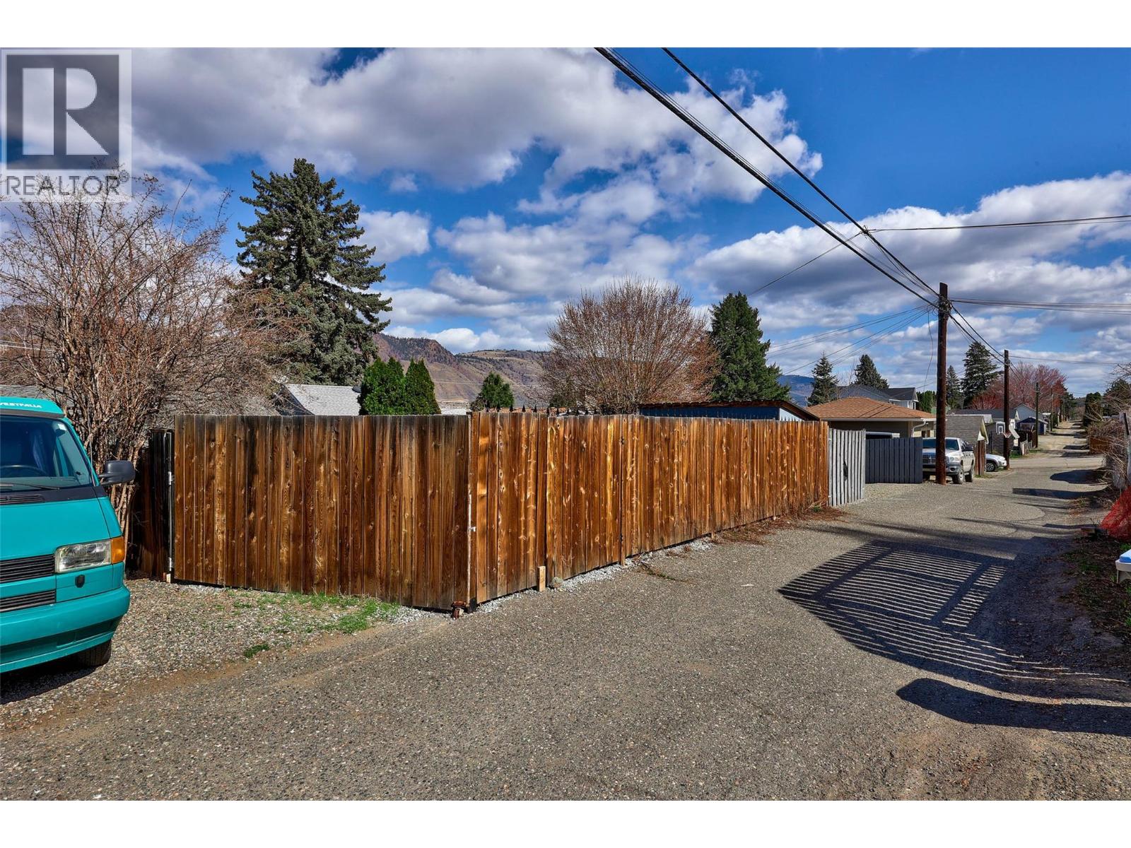 957 PINE STREET - 20