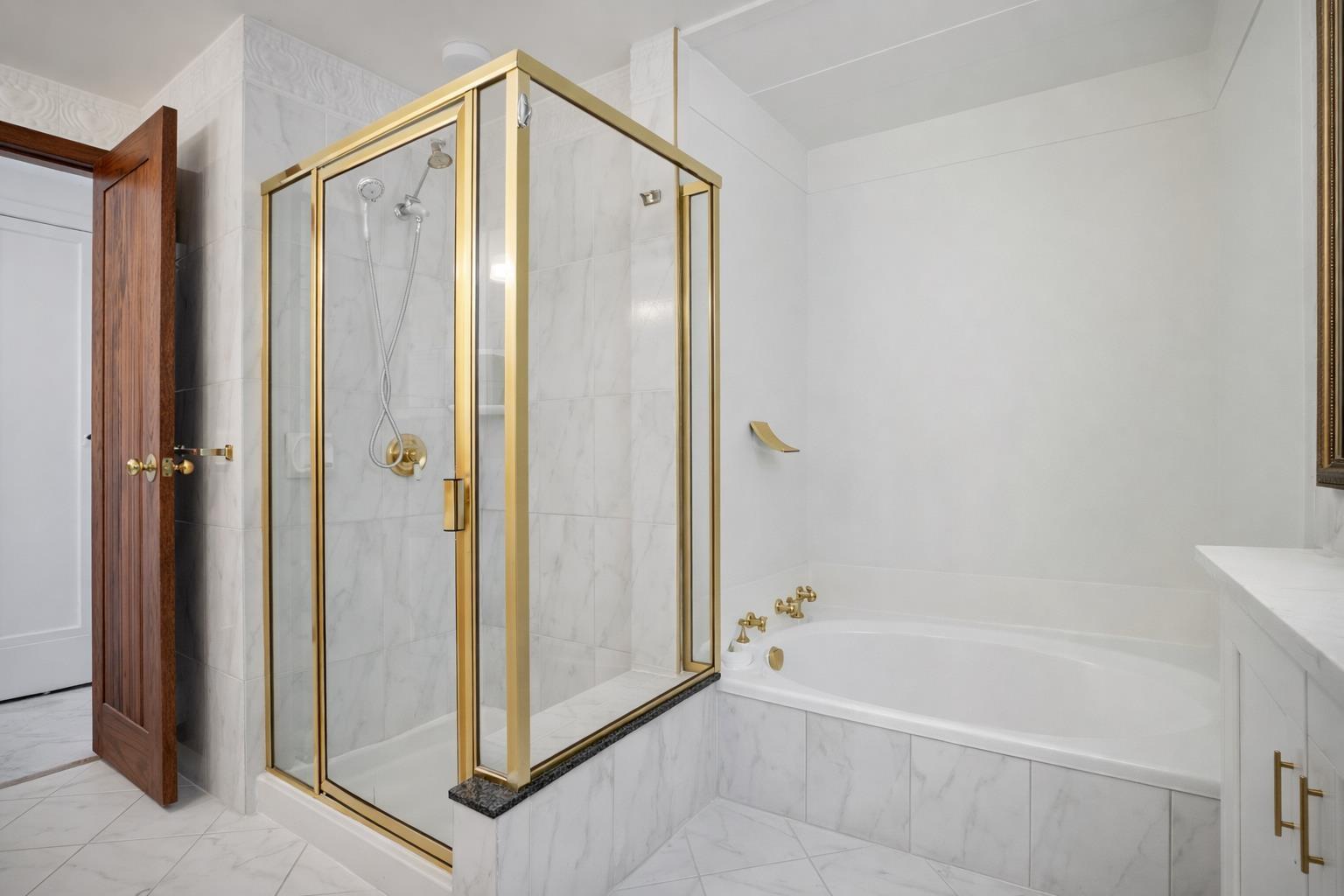 13576 13A AVENUE, White Rock