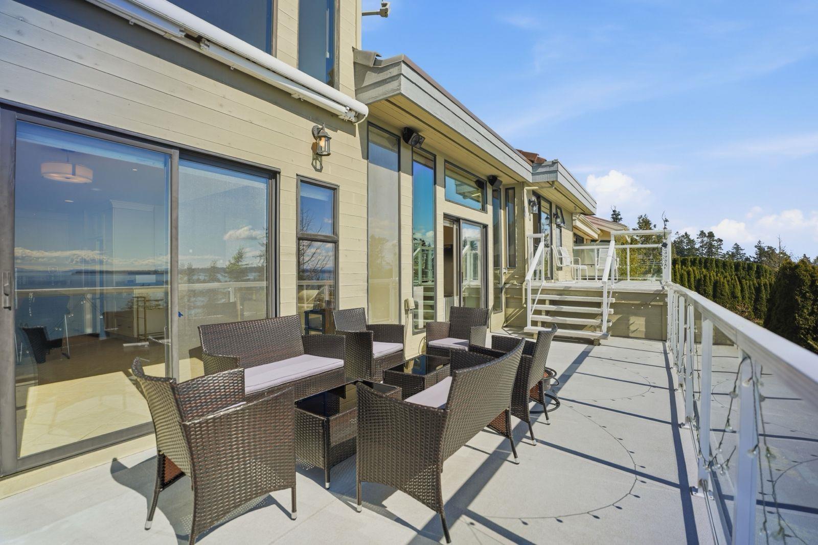 13576 13A AVENUE, White Rock