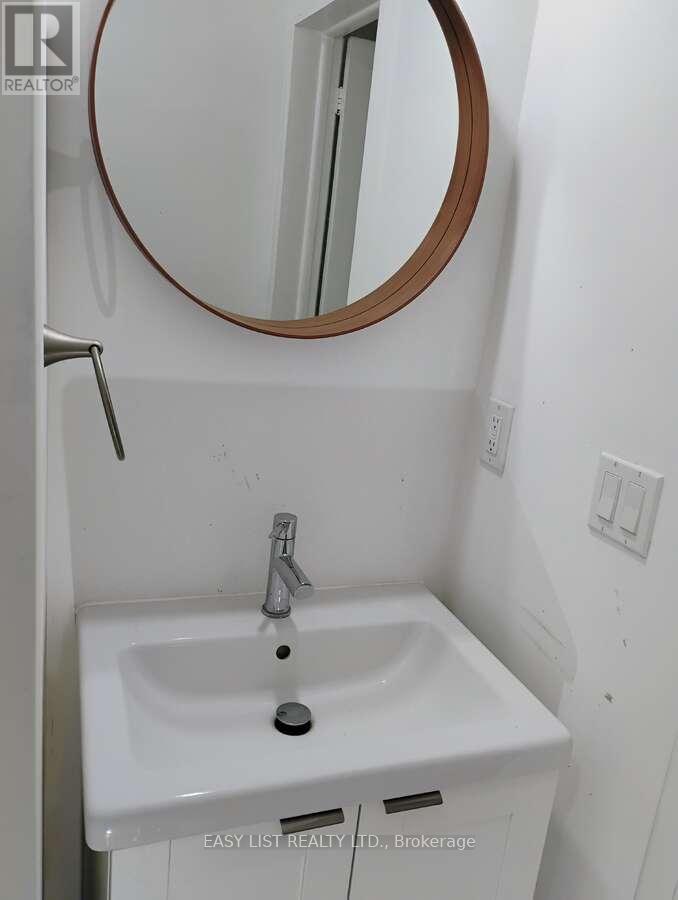 60 MARIPOSA AVENUE — photo 32