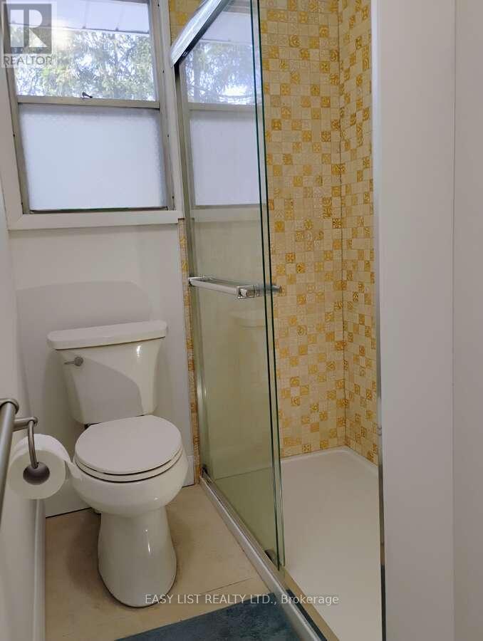 60 MARIPOSA AVENUE — photo 33