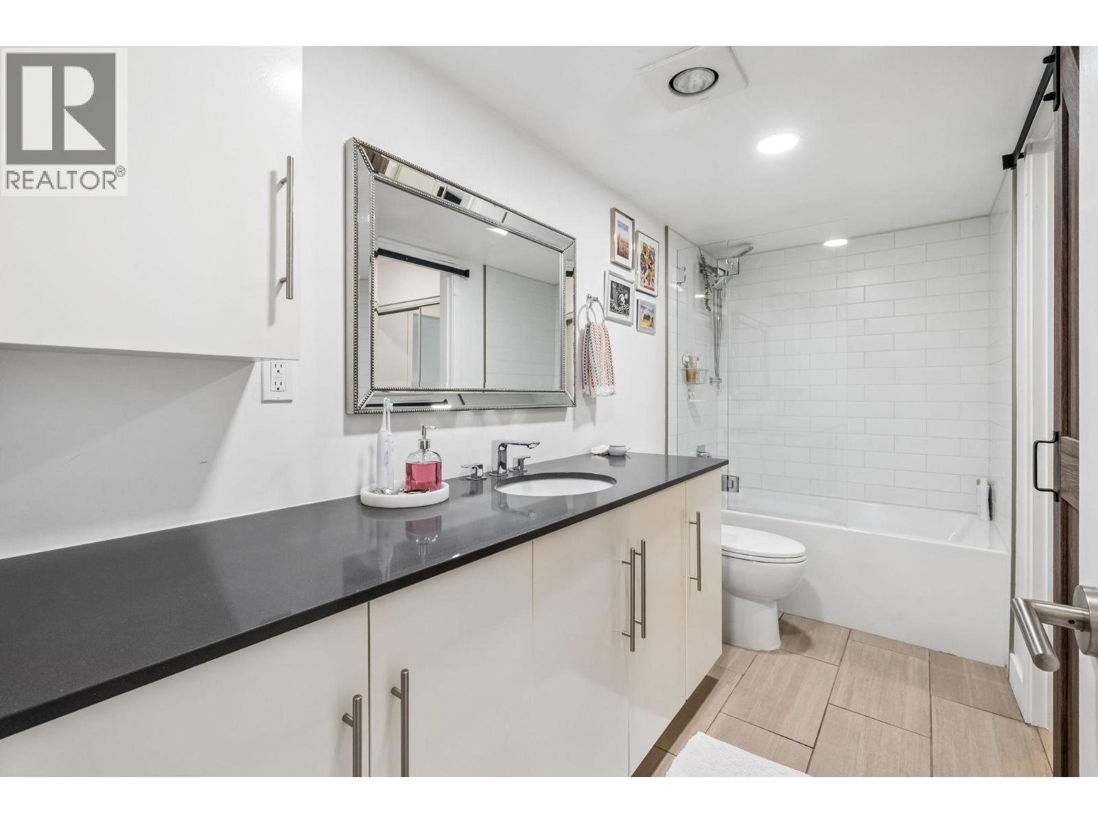 205 1330 GRAVELEY STREET, Vancouver