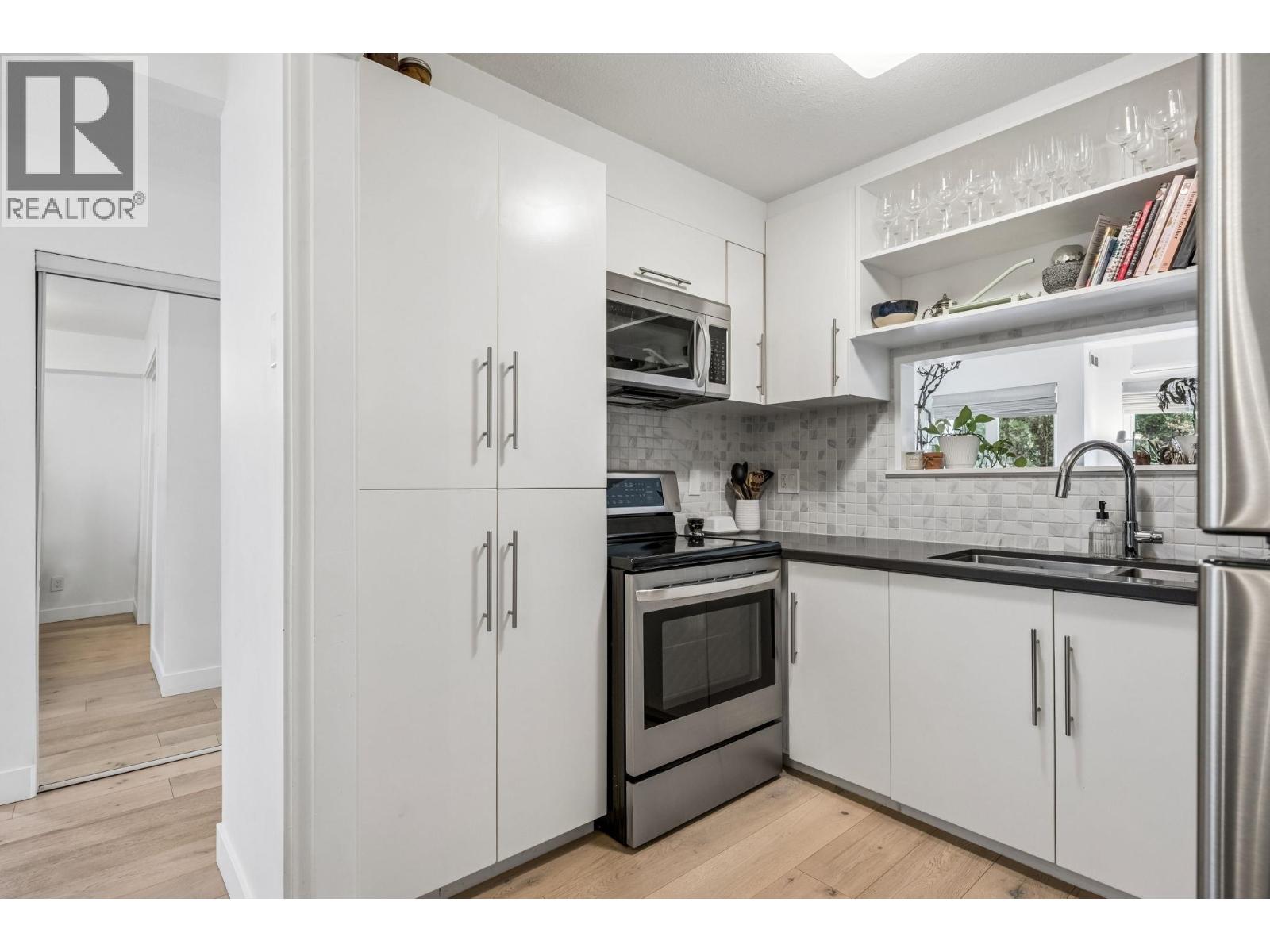 205 1330 GRAVELEY STREET, Vancouver