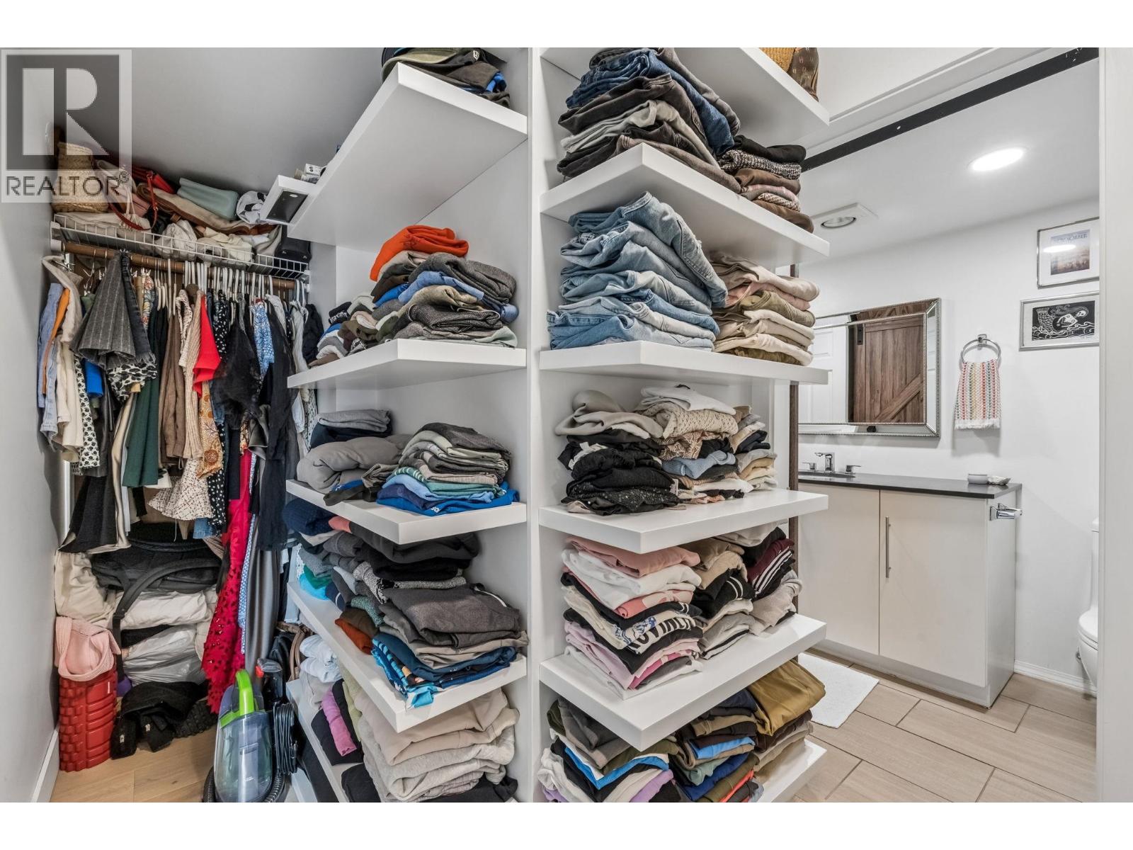 205 1330 GRAVELEY STREET, Vancouver