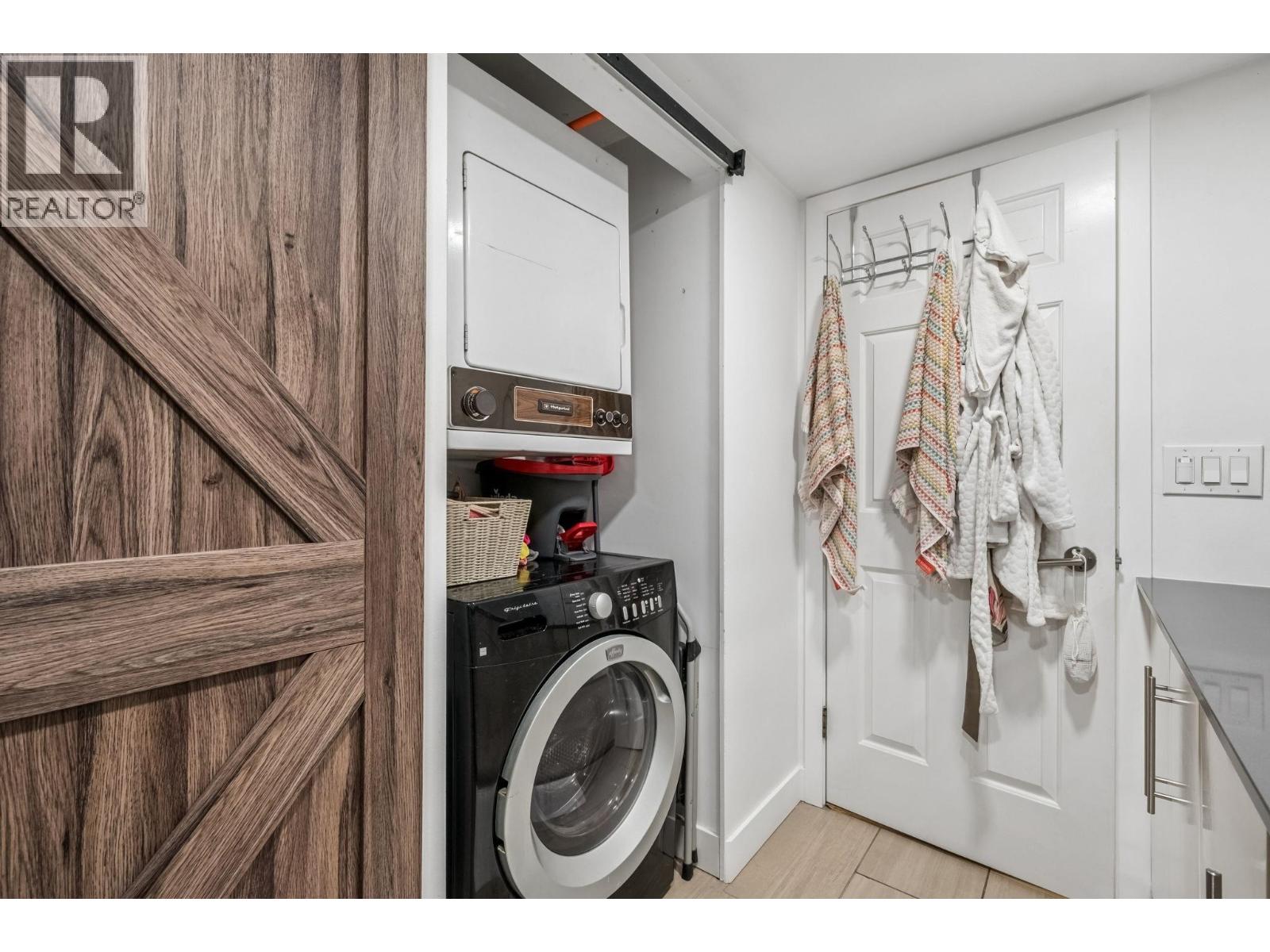 205 1330 GRAVELEY STREET, Vancouver