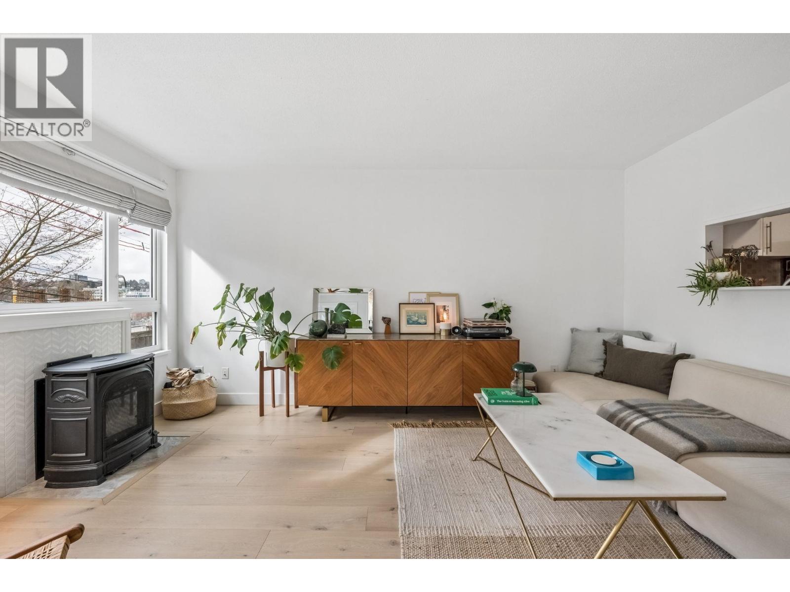 205 1330 GRAVELEY STREET, Vancouver