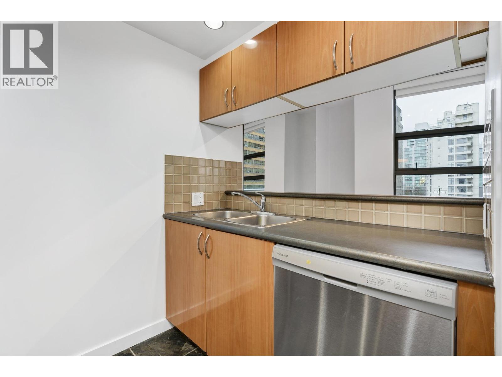 308 1688 ROBSON STREET, Vancouver