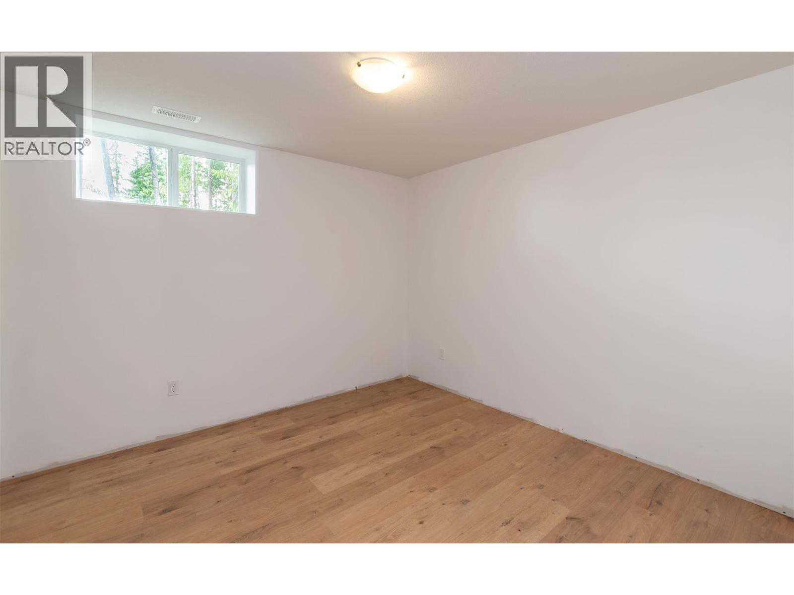 7468 ESTATE DRIVE - 22