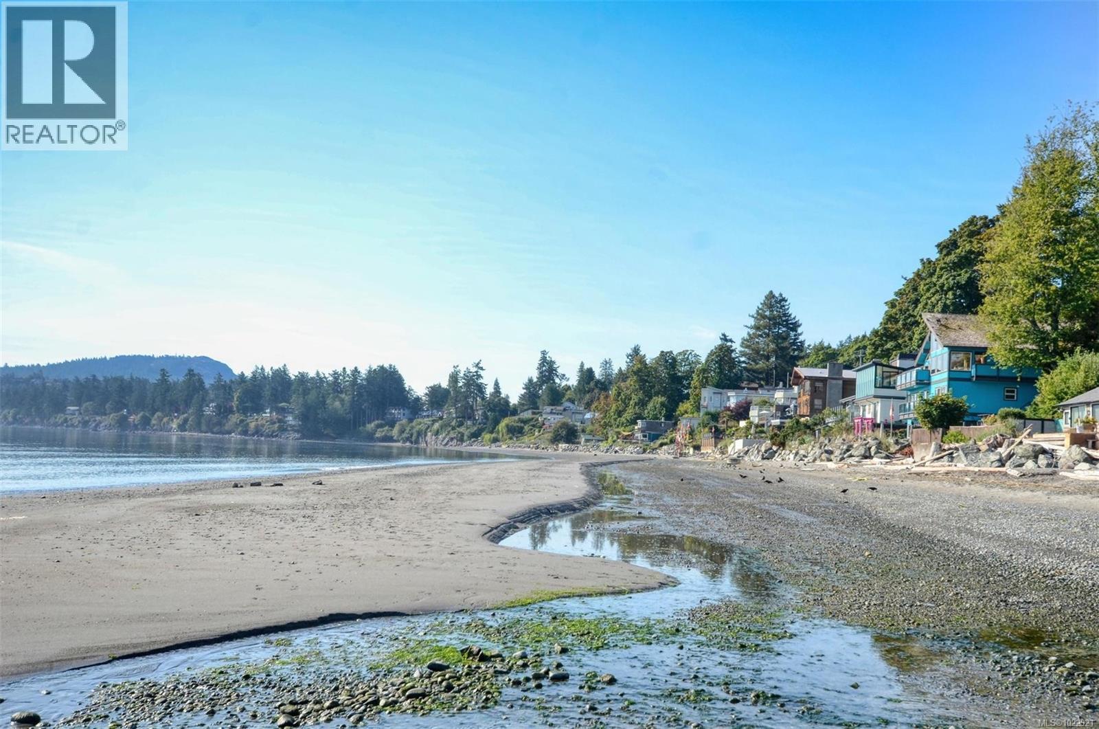 #7 5156 CORDOVA BAY RD - 38