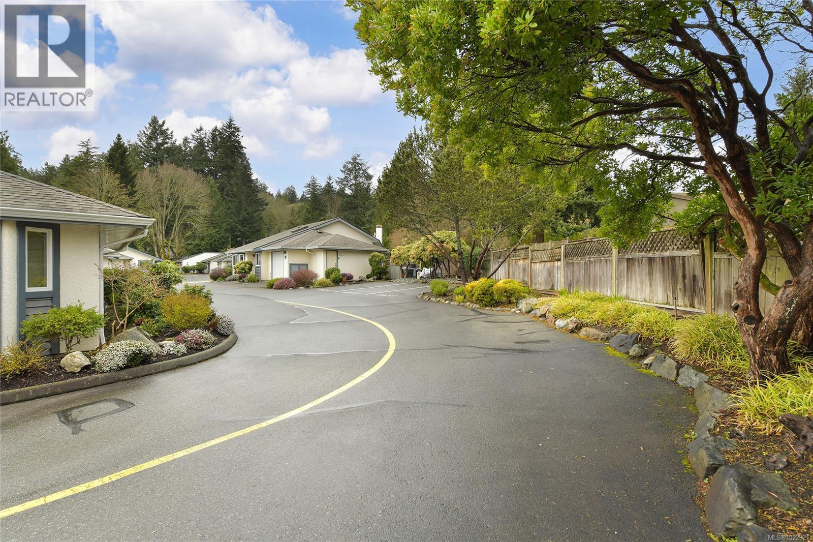 #7 5156 CORDOVA BAY RD - 59