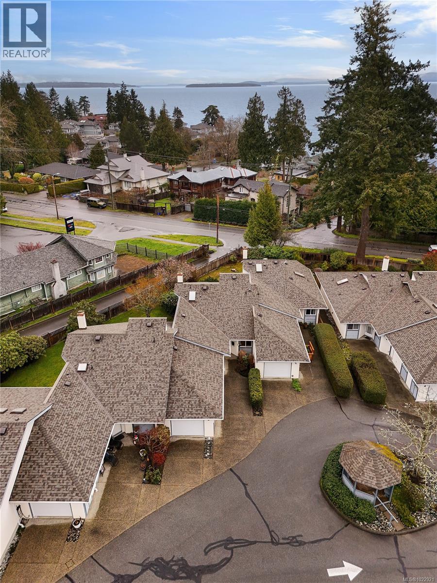 #7 5156 CORDOVA BAY RD - 49