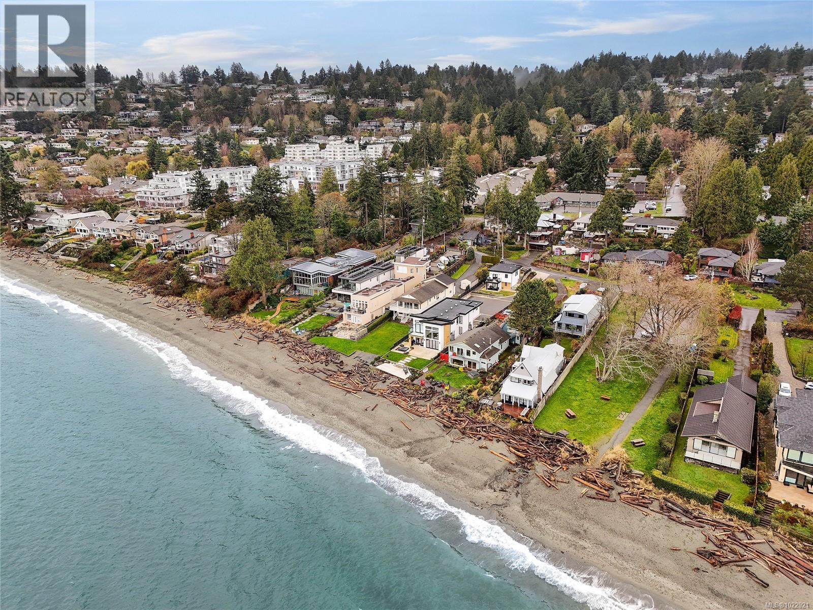 #7 5156 CORDOVA BAY RD - 53