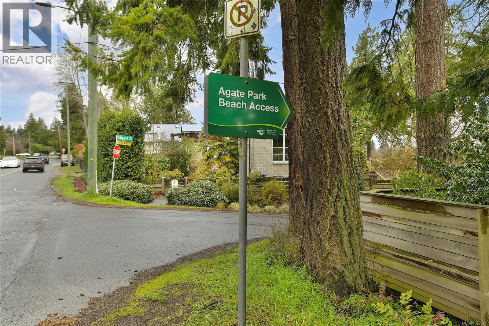 #7 5156 CORDOVA BAY RD - 60