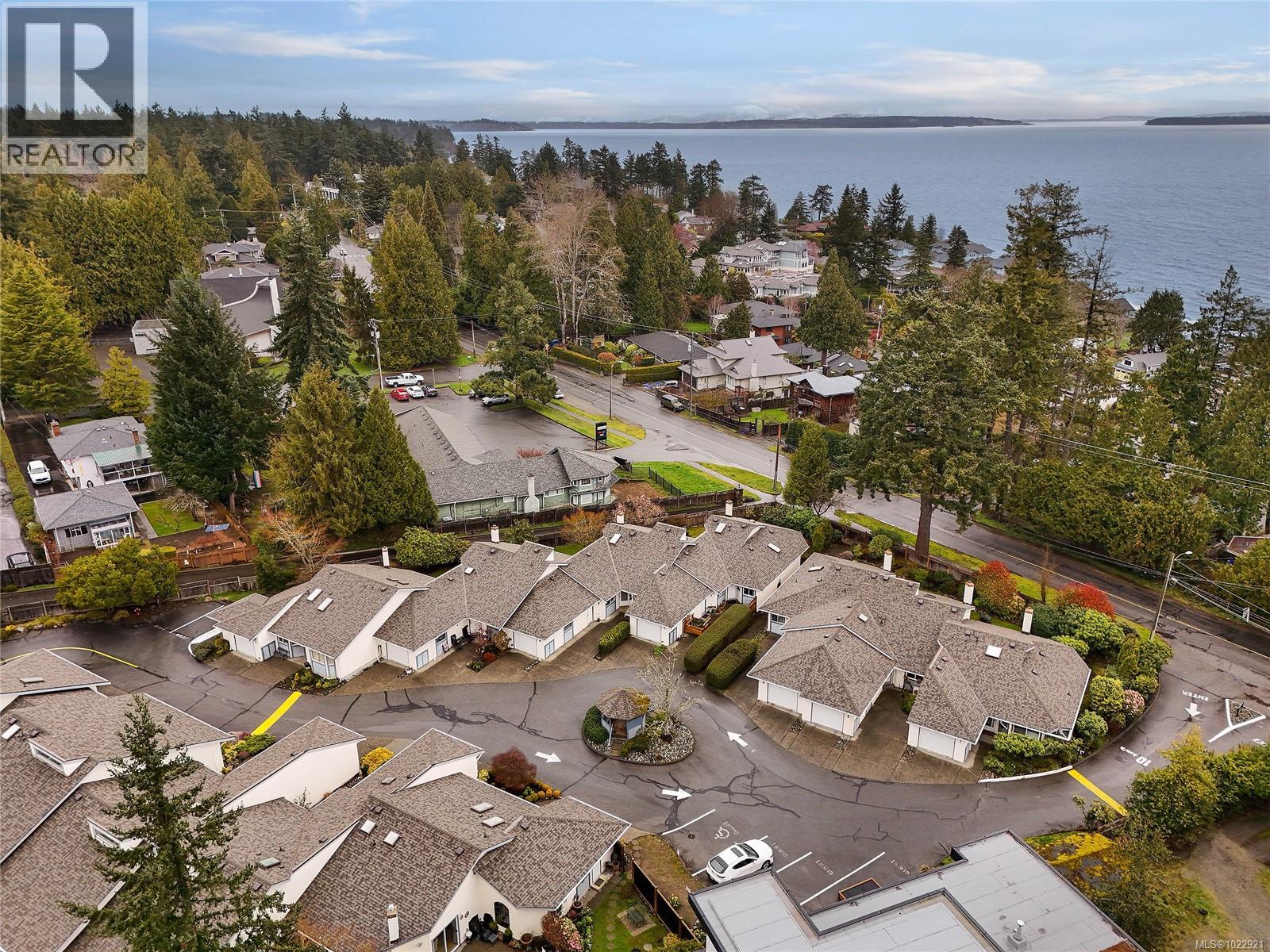 #7 5156 CORDOVA BAY RD - 47