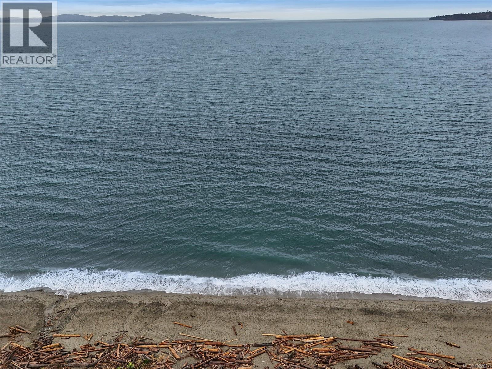 #7 5156 CORDOVA BAY RD - 51