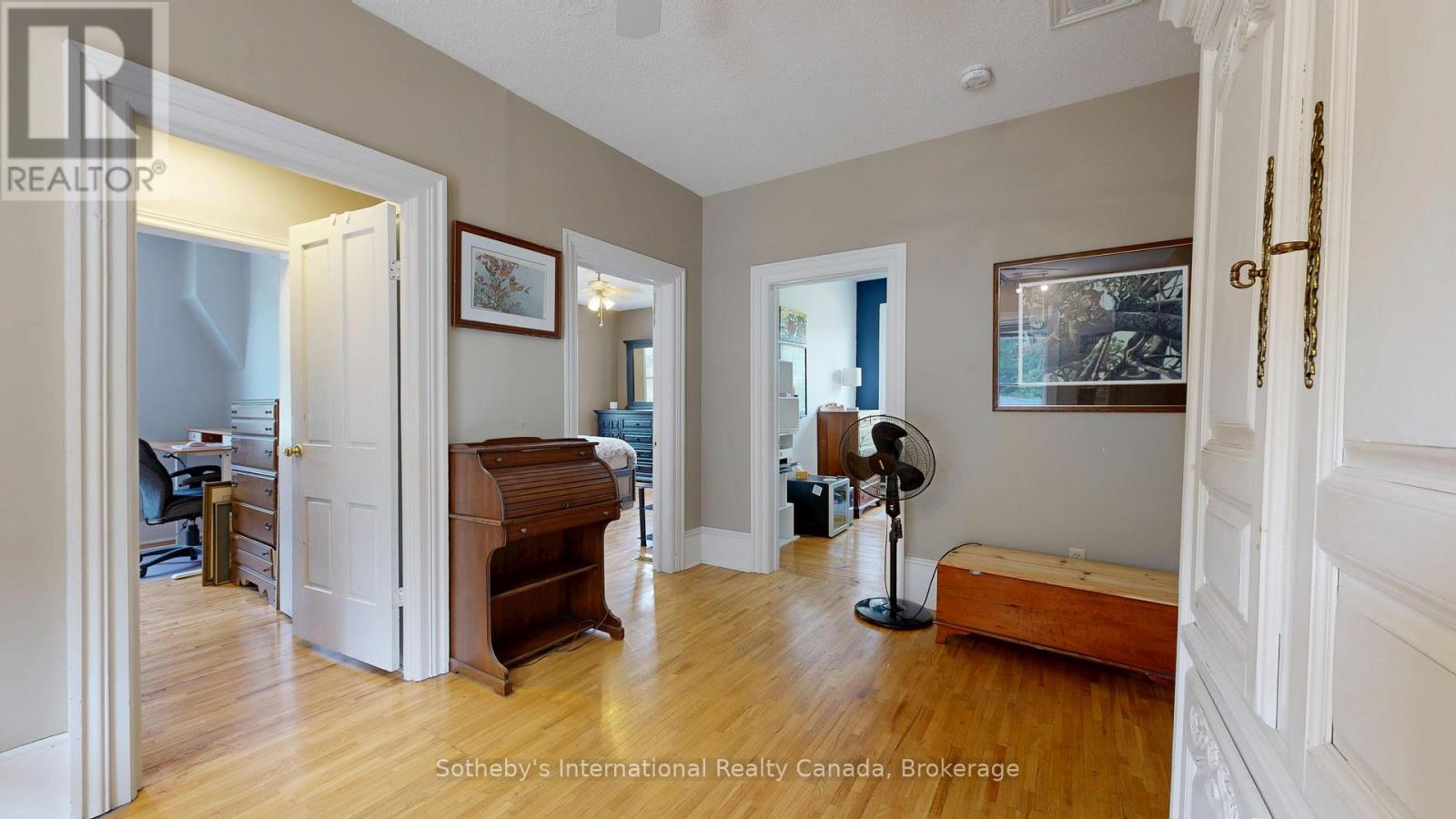103 BRUCE STREET S - 16