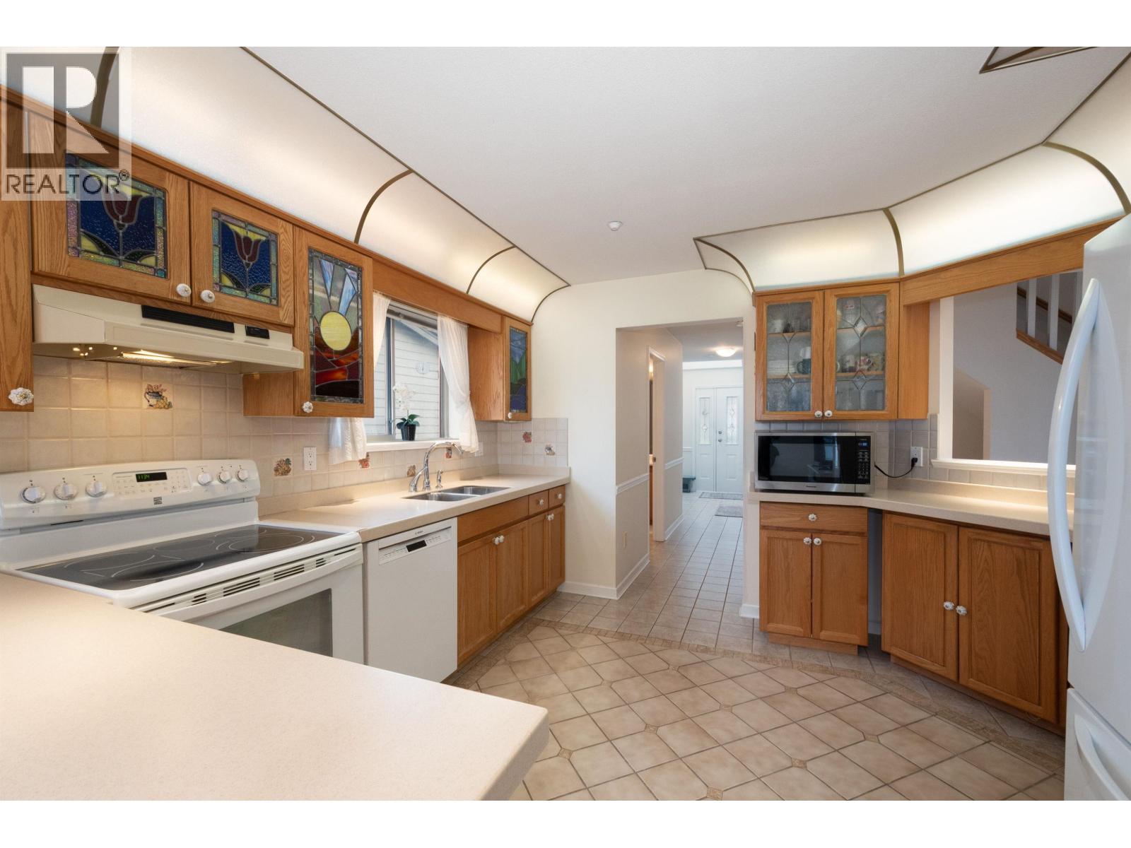 22 323 GOVERNORS COURT, New Westminster