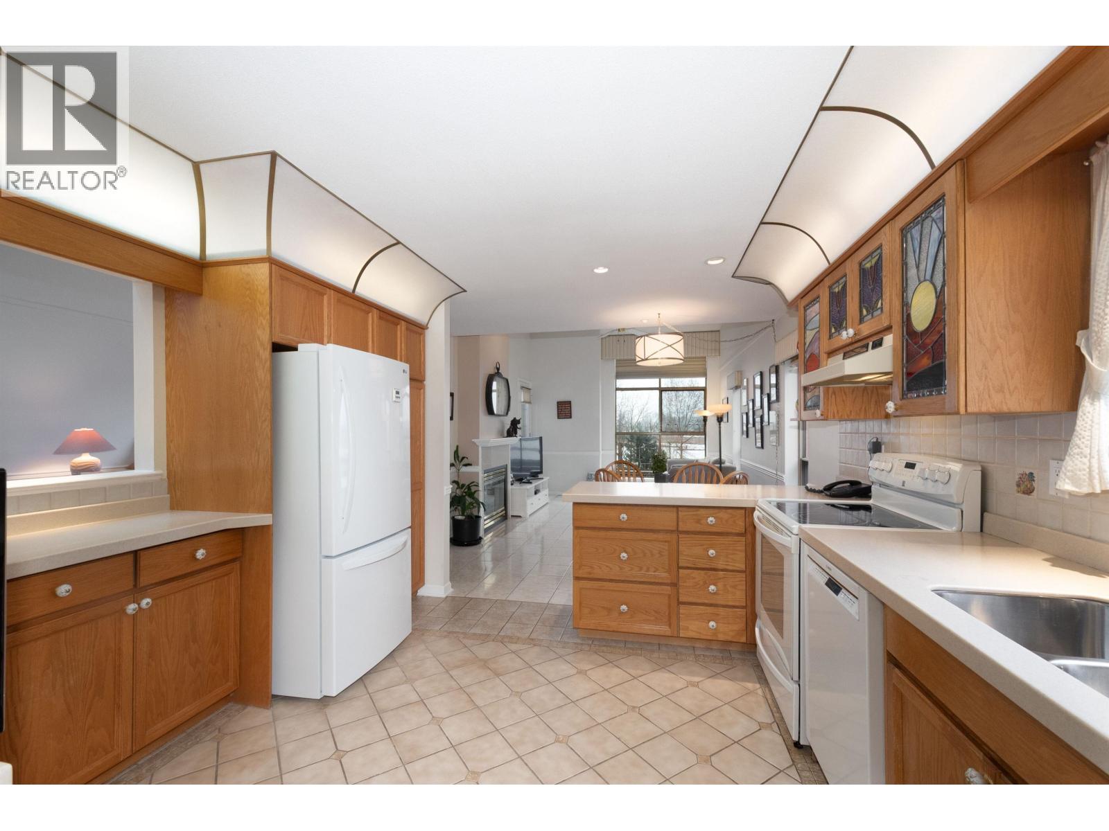 22 323 GOVERNORS COURT, New Westminster