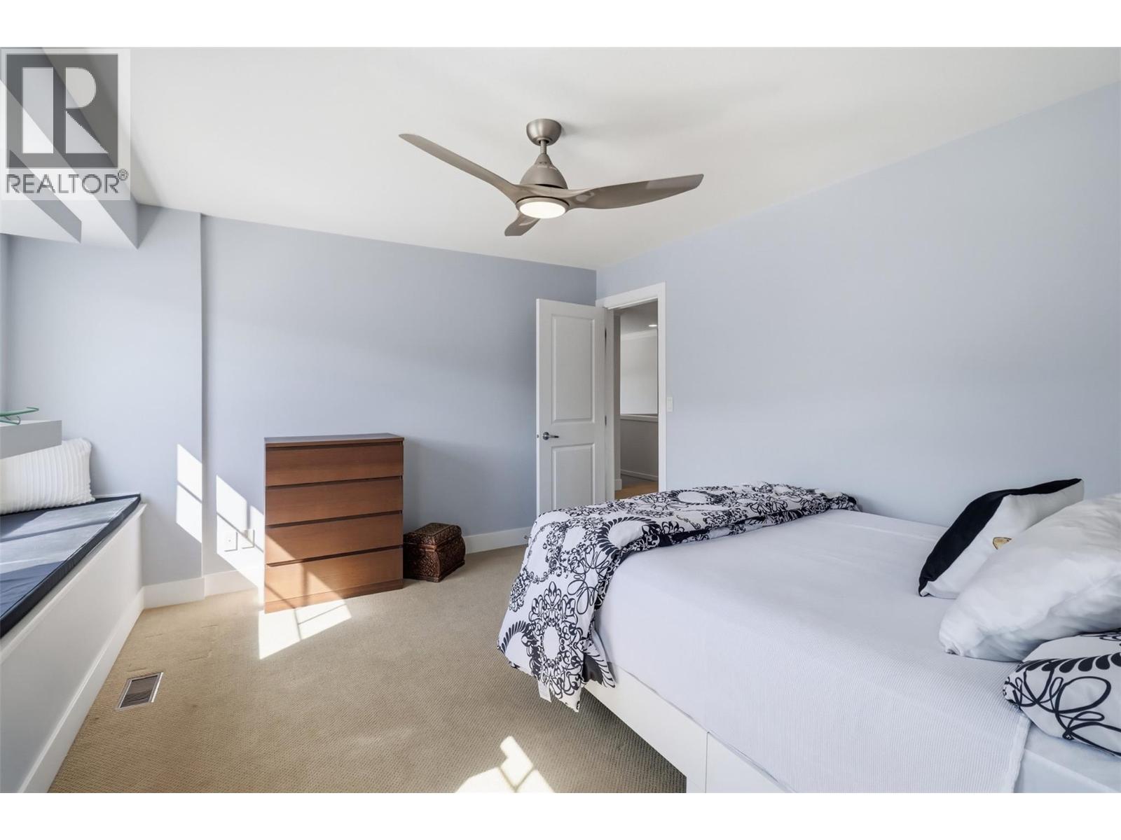 2612 TELFORD Drive - 51