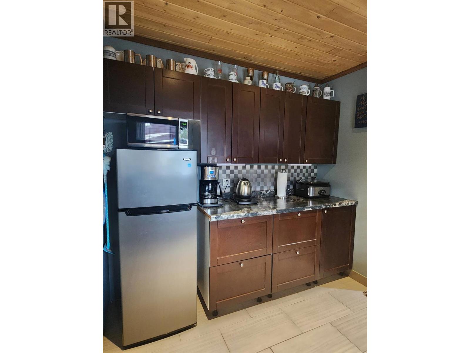 96 4354 Highway 3 Highway, Keremeos