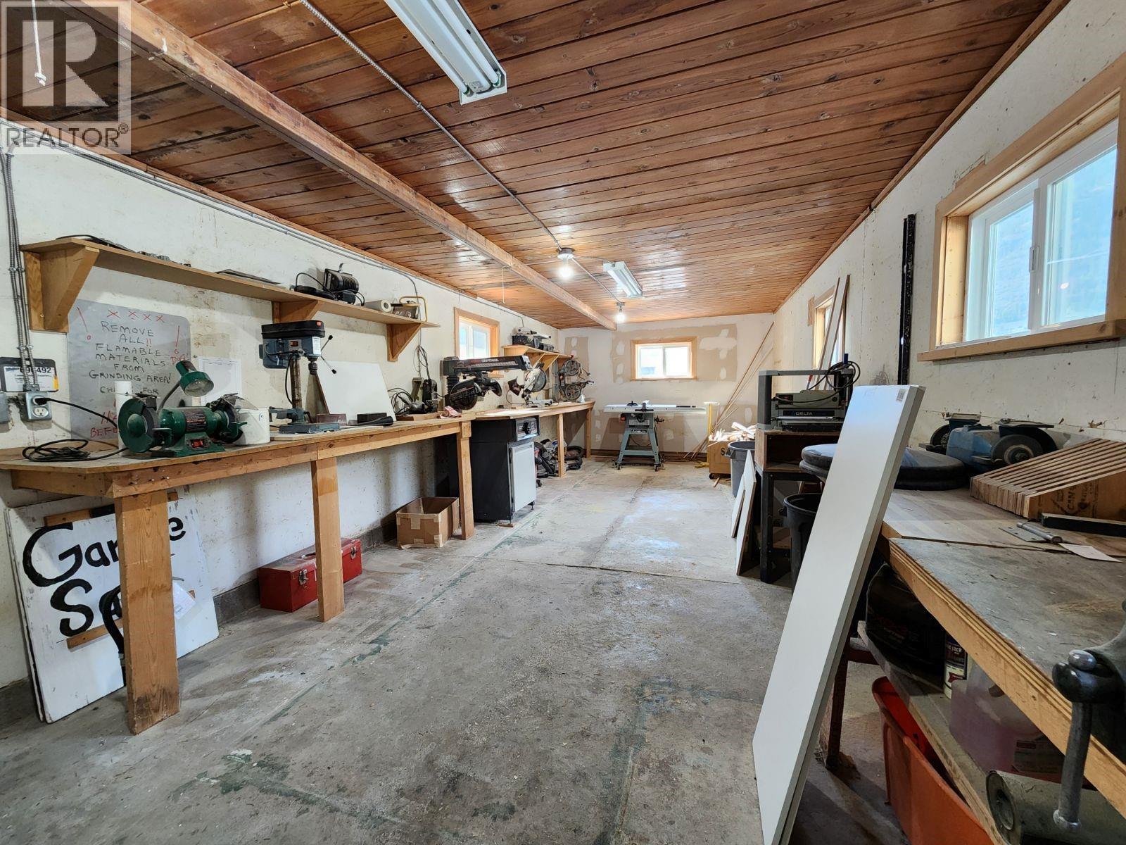 96 4354 Highway 3 Highway, Keremeos