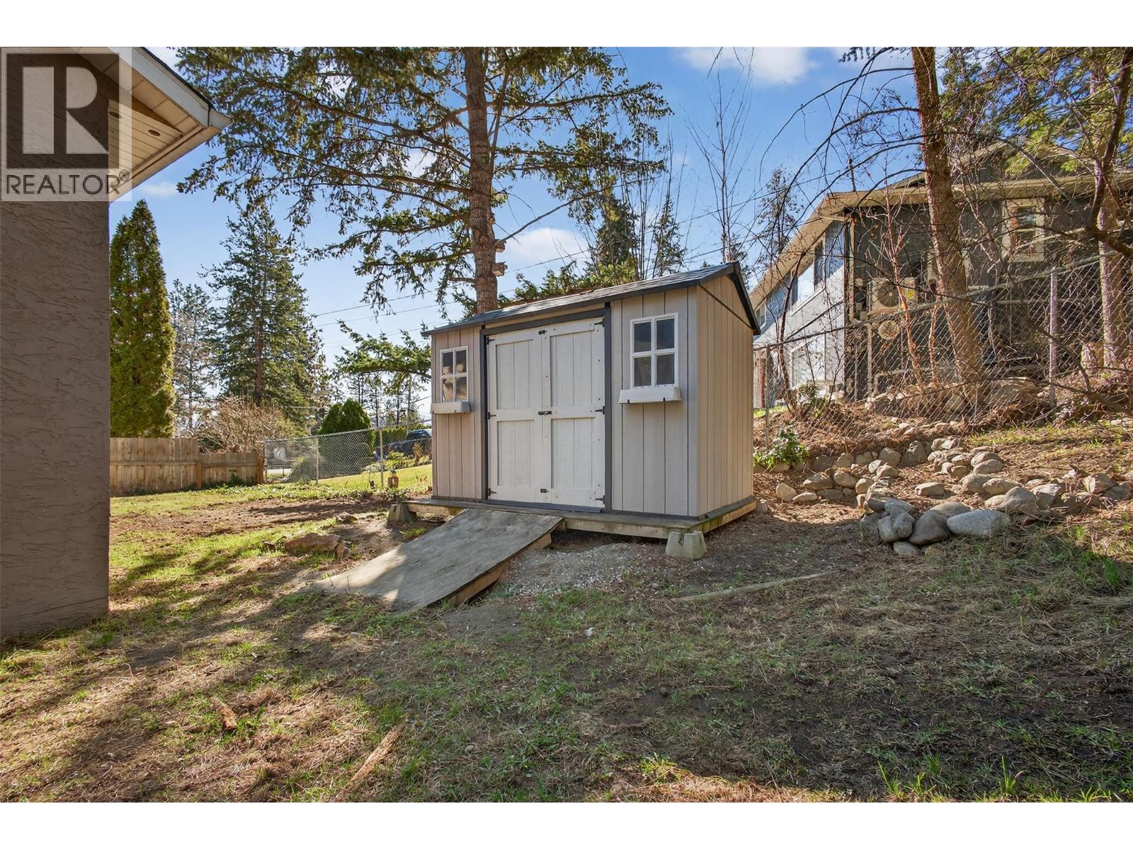 3480 MCTAGGART ROAD - 21