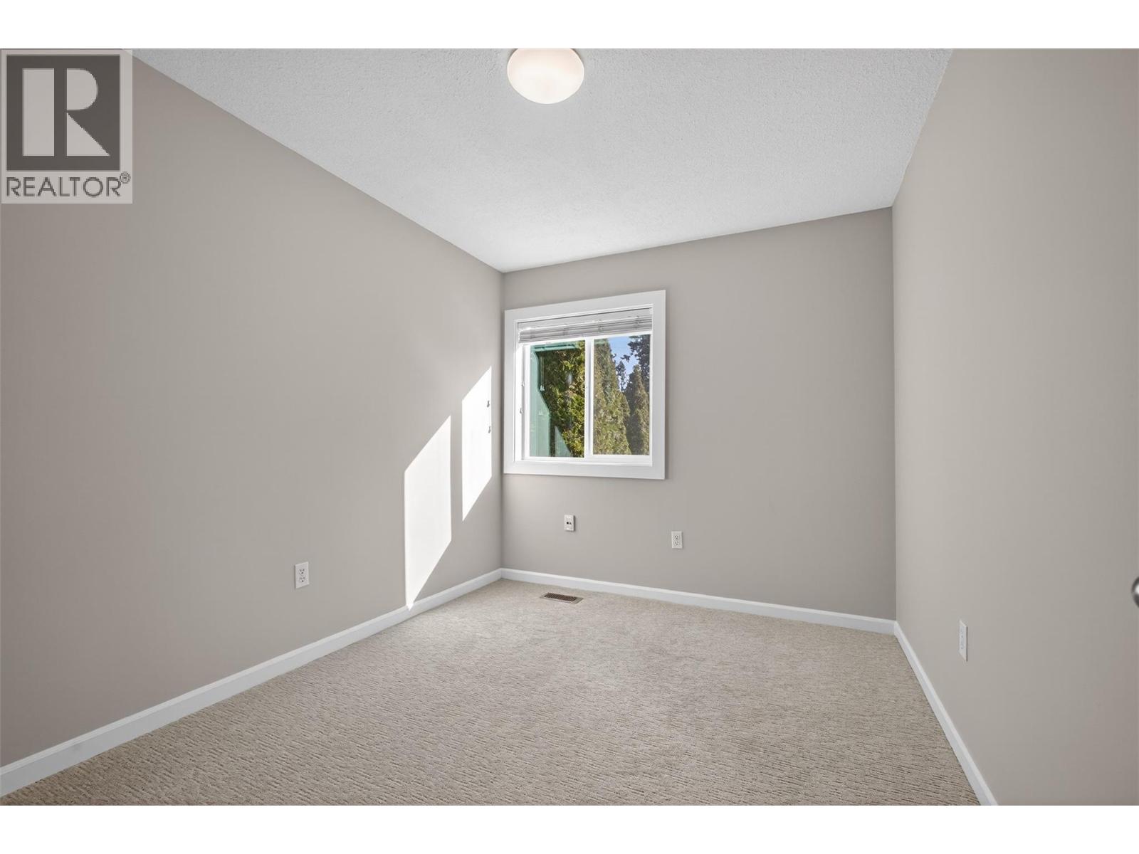 3480 MCTAGGART ROAD - 27