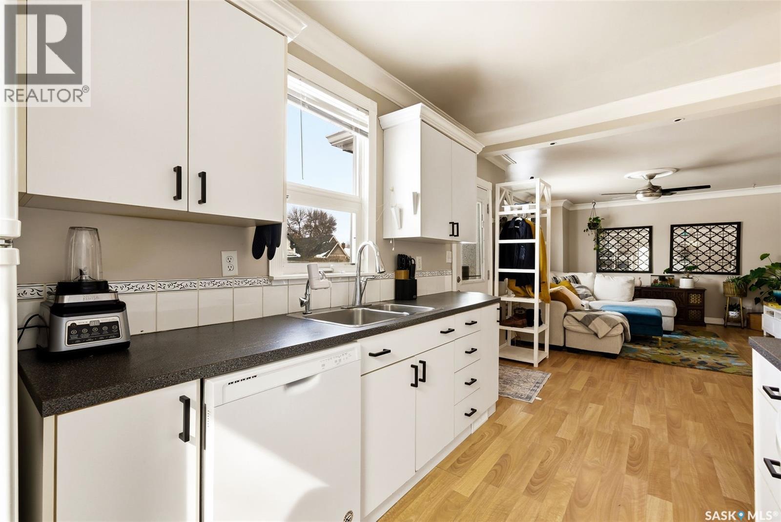 SK 2075 PASQUA STREET - 9