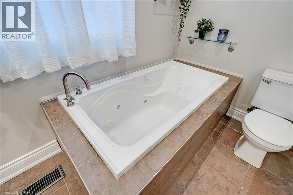 1175 PINEGROVE Road, Oakville, Ontario, L6L2W3 — Photo 14