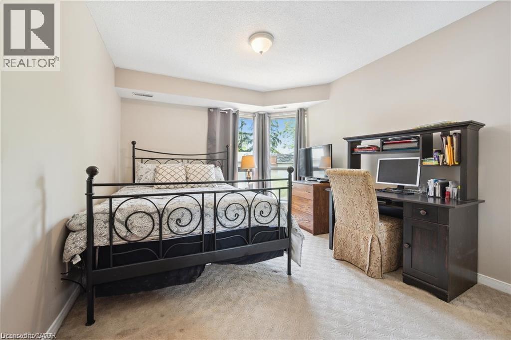 #204 3267 KING Street E - 15
