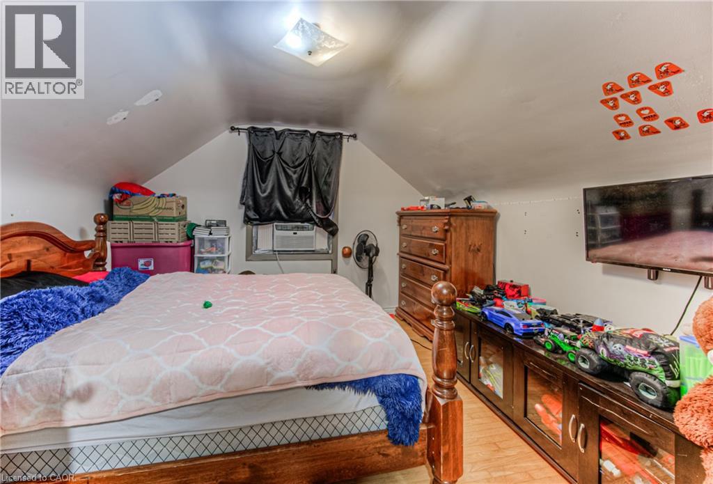 119 WALKER Street - 21